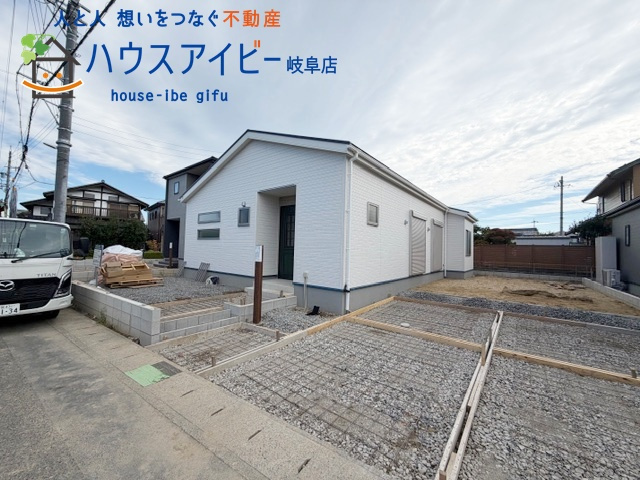 岐阜市下奈良平屋の新築建売！お車並列2台可能！市橋小学校まで23分！