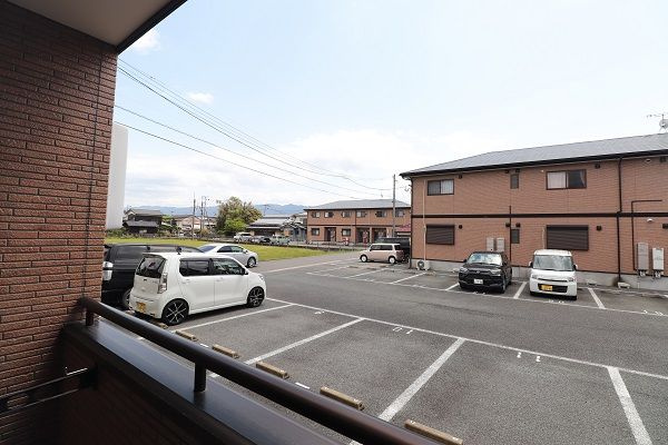 ラ・ポールメゾン北野【キャッシュバック対象】の駐車場