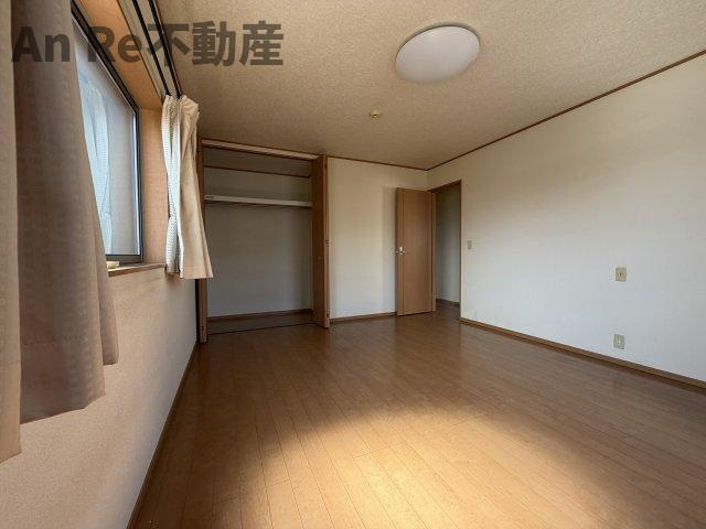 太陽光付源左衛門貸家の洋室