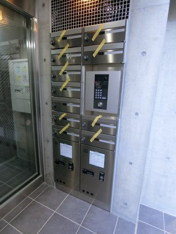 Ｂｌａｎｃ　Ｉｋｅｇａｍｉのエントランス|集合ポスト、宅配ボックス