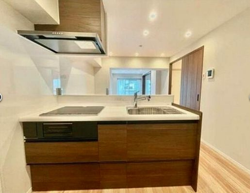 オーヒロローズハイツのキッチン|コンパクトなキッチンで掃除もラクラク