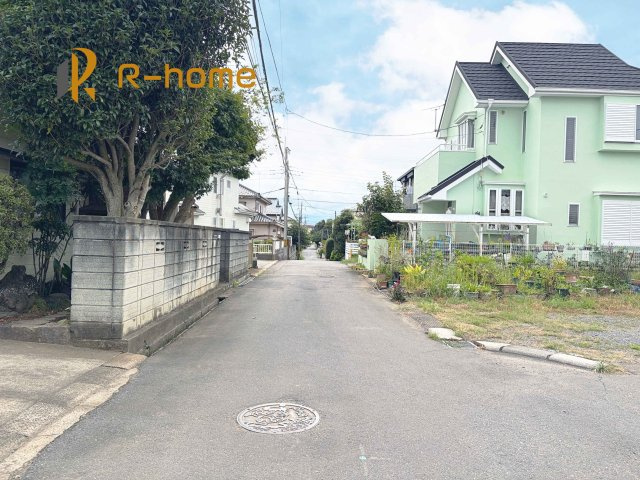 牛久市岡見町第5　新築戸建て　1号棟の前面道路含む現地写真|『今から見たい！』大歓迎です♪
お気軽にＲ－ｈomeまでお問い合わせください。『今から見たい！』大歓迎です♪
お気軽にＲ－ｈomeまでお問い合わせください。