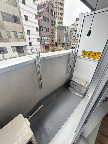 ハピネス元町のバルコニー|※他号室写真です