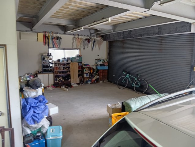 売中古戸建　富士市松岡のその他|車庫付き物件です。お車のメンテナンスや趣味の時間を楽しめます。