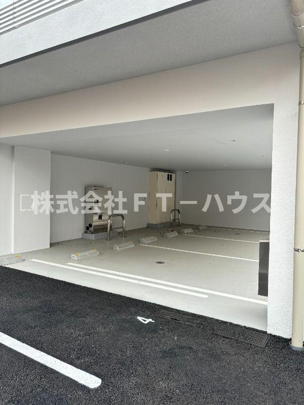ジェノヴィア妙典の駐車場