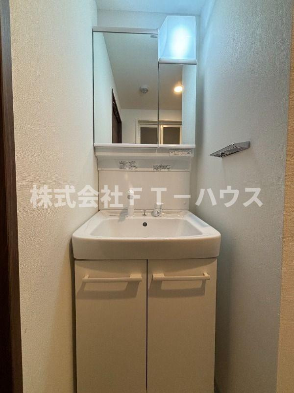 ジェノヴィア妙典の独立洗面台