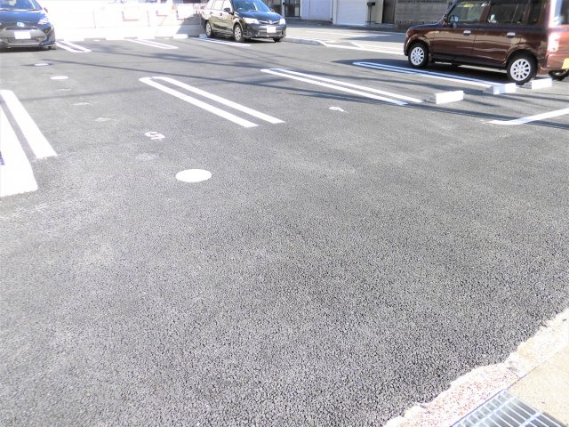 Estatの駐車場