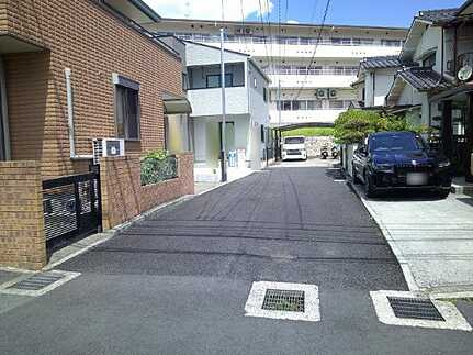 安芸郡府中町柳ケ丘の前面道路含む現地写真