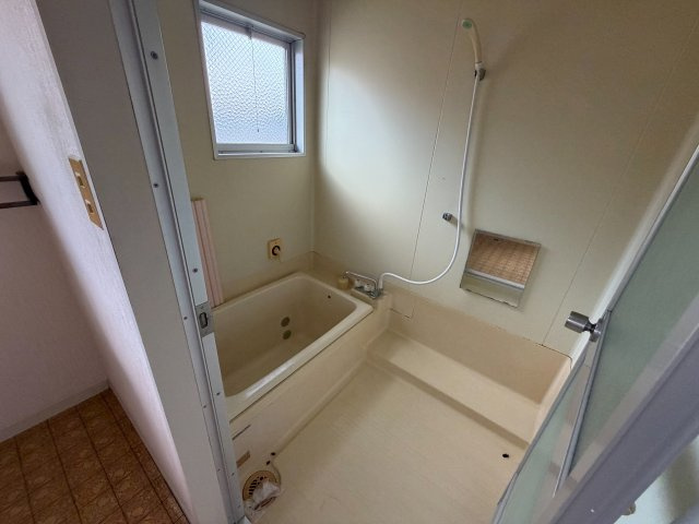 豊前市塔田 ３LDK 中古一戸建ての浴室
