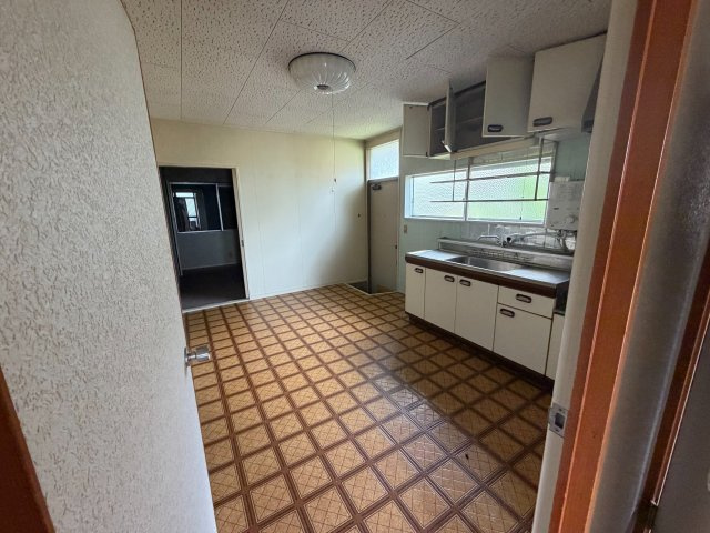 豊前市塔田 ３LDK 中古一戸建てのキッチン