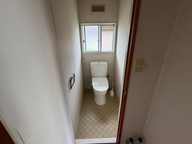 豊前市塔田 ３LDK 中古一戸建てのトイレ