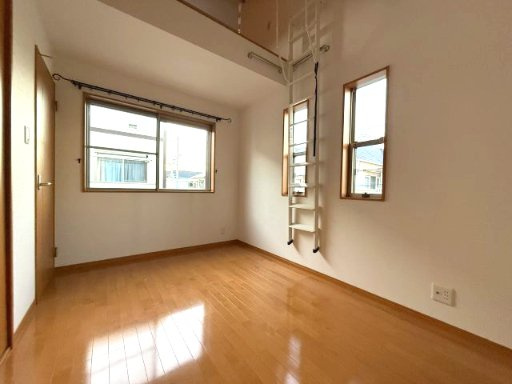 花園東町3丁目　中古戸建の子供部屋|約5.5帖洋室