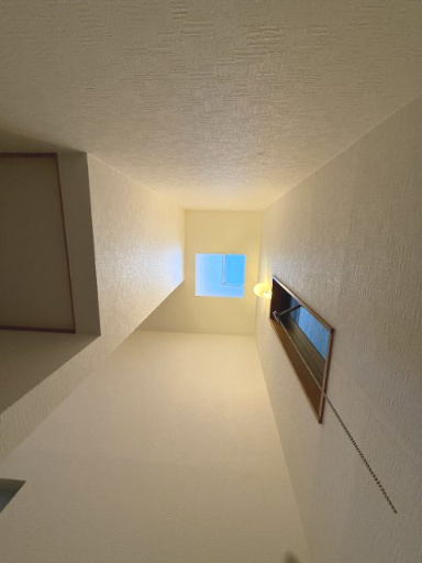 花園東町3丁目　中古戸建の内装|随所に窓があり採光が取れます♪