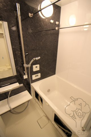 プレサンス梅田東クォーレの浴室