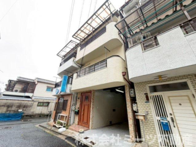 御厨東2丁目　中古戸建の前面道路含む現地写真