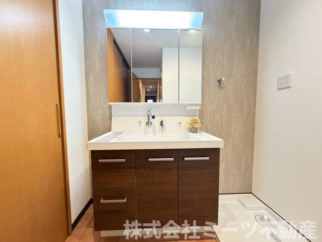 御厨東2丁目　中古戸建の独立洗面台
