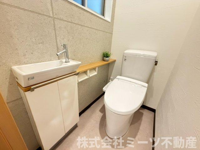 御厨東2丁目　中古戸建のトイレ