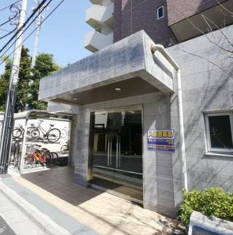 バ―ジュアル浦和イーストのエントランス