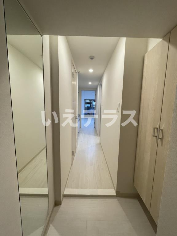 リベルタ元町通の玄関