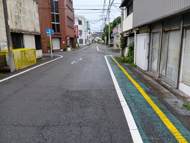 売中古戸建　富士市吉原4丁目の前面道路含む現地写真|近くに吉原商店街があります。お買い物や散策を気軽に楽しめる住環境です。