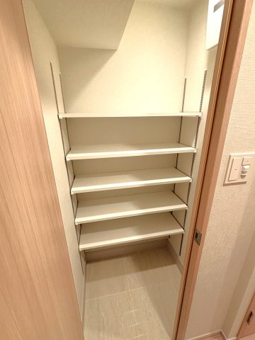 【玄関】 | リビオメゾン御茶ノ水イースト | シューズインクローゼット