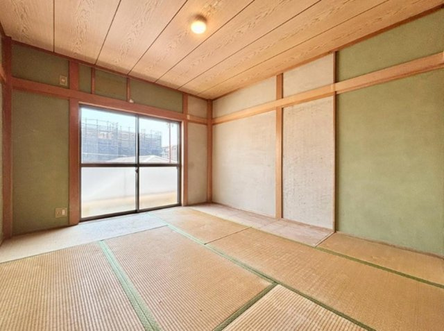 五毛通1丁目1-3の和室|たっぷりの陽射しを確保する2面採光です
