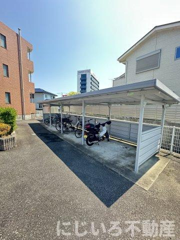 フランシーズの駐車場