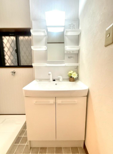 南上小阪　中古戸建　2180の独立洗面台