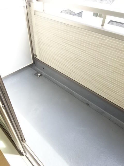 アライブ　ジュネスのバルコニー