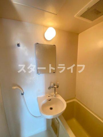 大阪市東淀川区東淡路５丁目の賃貸マンションの洗面所