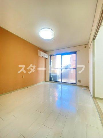 大阪市東淀川区東淡路５丁目の賃貸マンションの居間・リビング