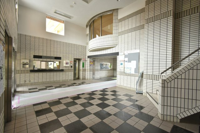 朝日プラザ幸町南アペックスシティ2番館のエントランス