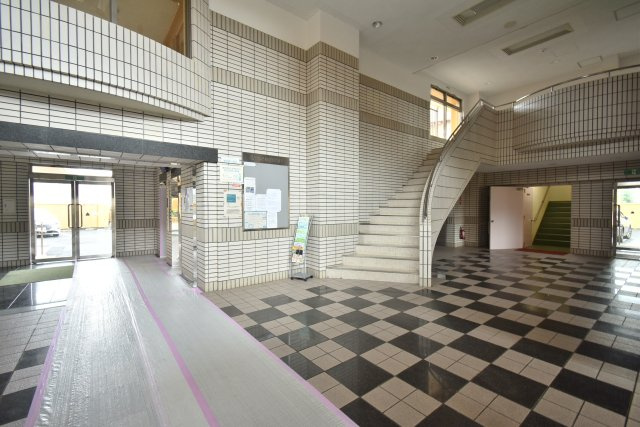 朝日プラザ幸町南アペックスシティ2番館のエントランス