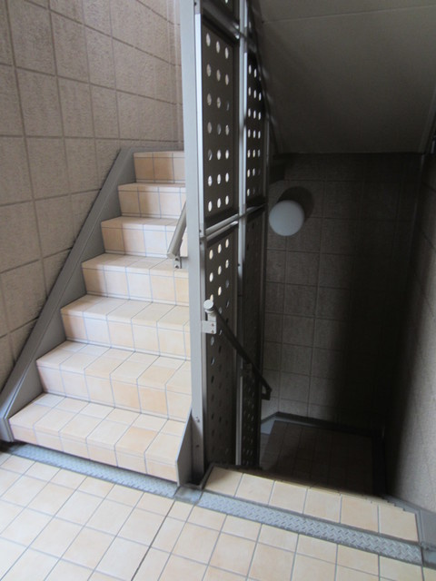 メゾンド代沢のロビー|共用廊下