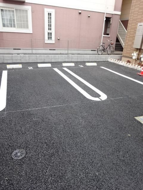 エスポワール３の駐車場