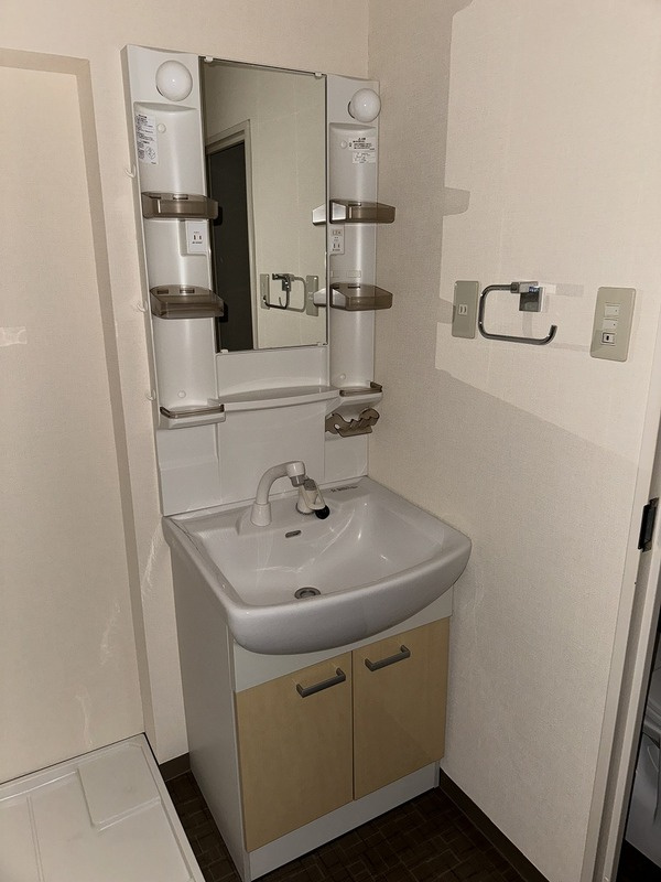 狛江市東和泉２丁目の賃貸マンションの洗面所