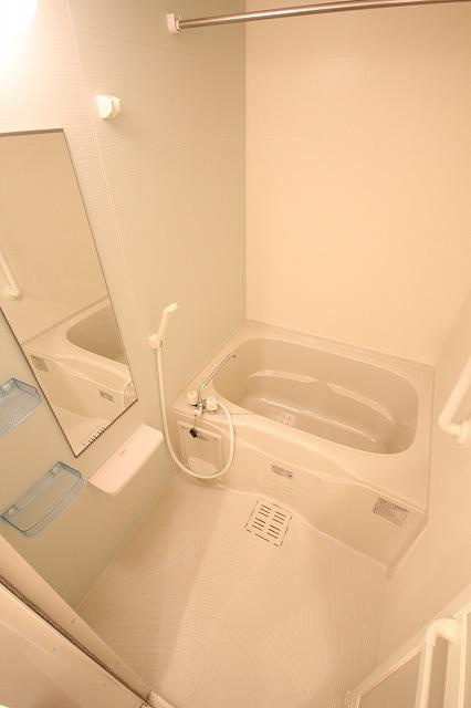 レジデンス神戸の浴室|※お部屋により仕様が異なる場合があります。