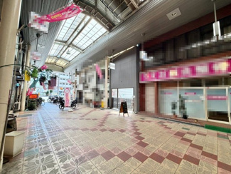 【周辺】 | 周辺にはスーパーや薬局など、商業施設がそろっていますよ！とても住みやすい環境ですよ♪