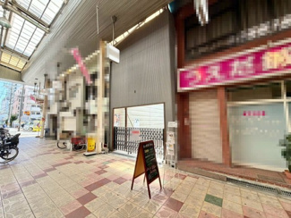 【周辺】 | コンビニやスーパーなど買い物施設のほか、飲食店や銀行など、生活に必要な施設が徒歩圏内にありますよ♪