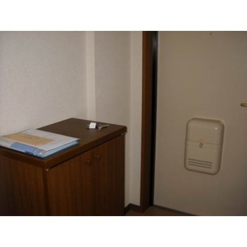 ロイヤル寿の玄関