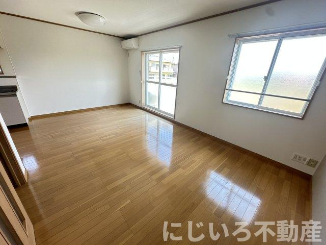 エスペランサハイツⅡの居間・リビング
