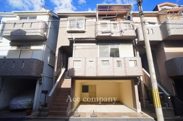 【外観】 | 八尾市太田新町9丁目 | 【並列駐車2台可能！全洋室4LDK♪外壁＆屋根塗装済みです☆】ローン返済目安：月々約58017円（頭金0円、変動金利0.875％、返済期間40年、ボーナス払い無しで試算しています）