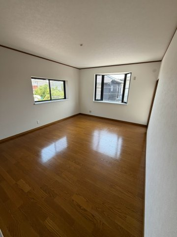 丸亀市川西町南　リフォーム戸建物件の洋室