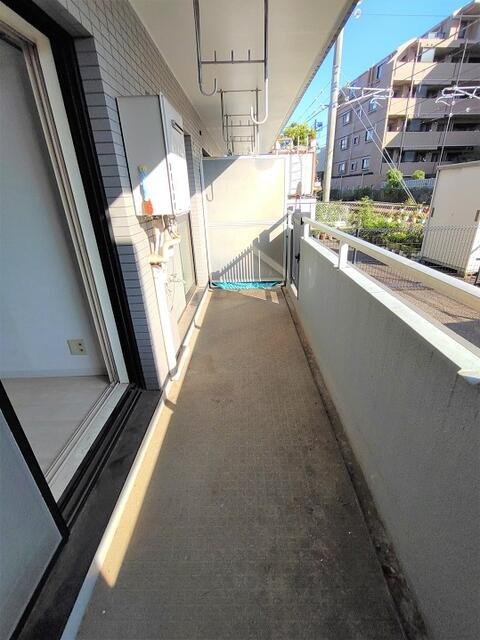 川崎市多摩区菅５丁目の賃貸マンションのバルコニー