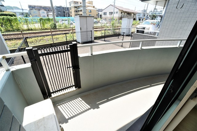川崎市多摩区菅５丁目の賃貸マンションのバルコニー