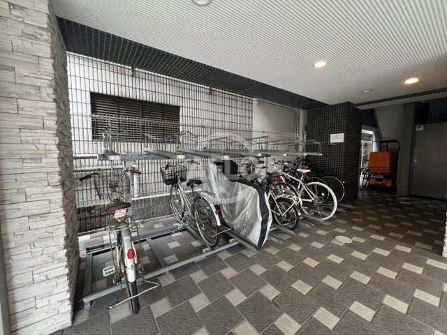 レグゼスタ福島のその他共用部分|レグゼスタ福島　駐輪場