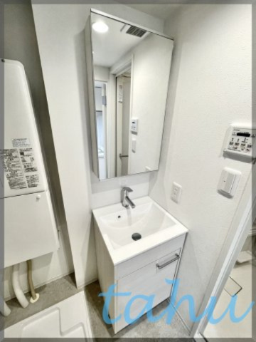 北区赤羽北２丁目の賃貸マンションの独立洗面台|同仕様