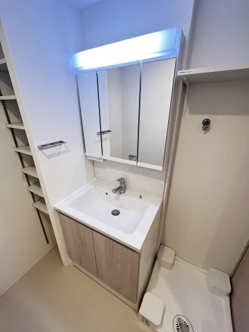 大阪市都島区内代町１丁目の賃貸マンションの洗面所