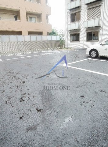 プログレス新鶴見の駐車場|駐車場です。