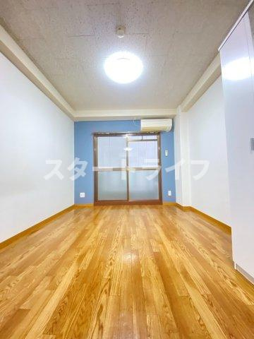 大阪市淀川区十三東１丁目の賃貸マンションの寝室